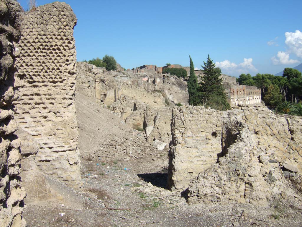 VIII.1.3 Pompeii. September 2005. Rear of Temple of Venus looking east towards VIII.1 and VIII.2 at lower level.