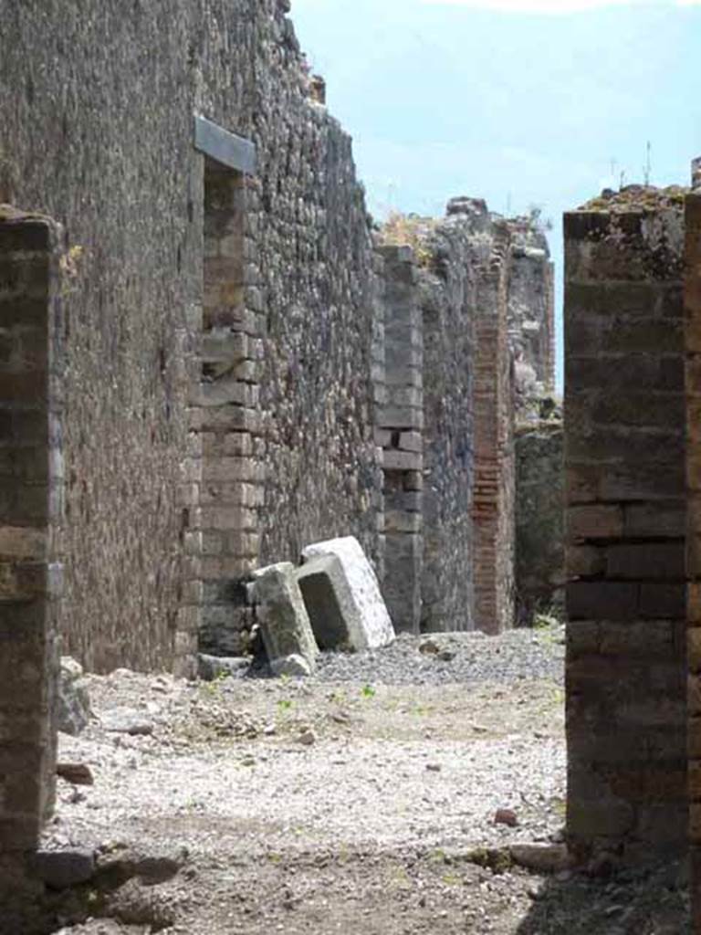 VIII.2.13 Pompeii. May 2010. Rear doorway.

