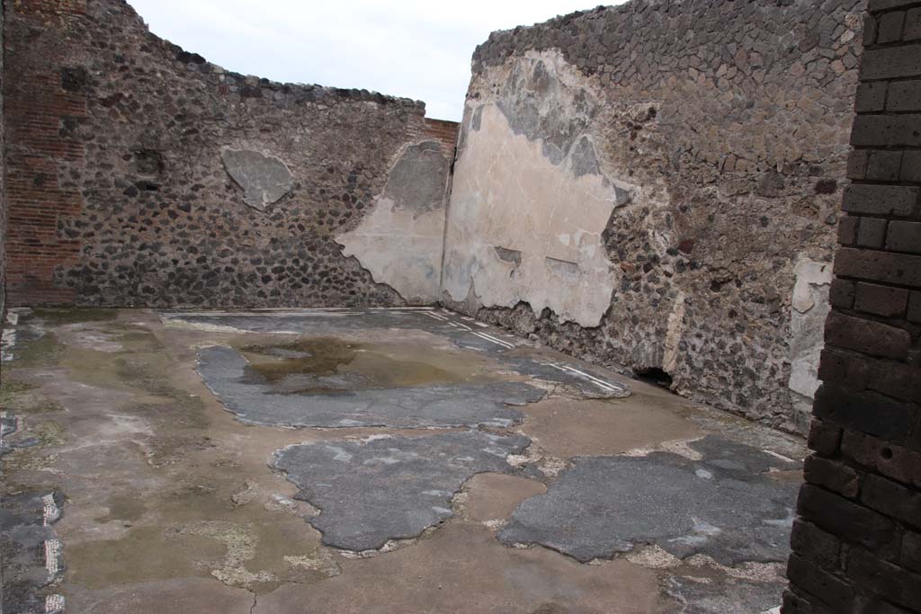 VIII.2.14 Pompeii. October 2020. Looking west through doorway of room in south-west corner of atrium. Photo courtesy of Klaus Heese.