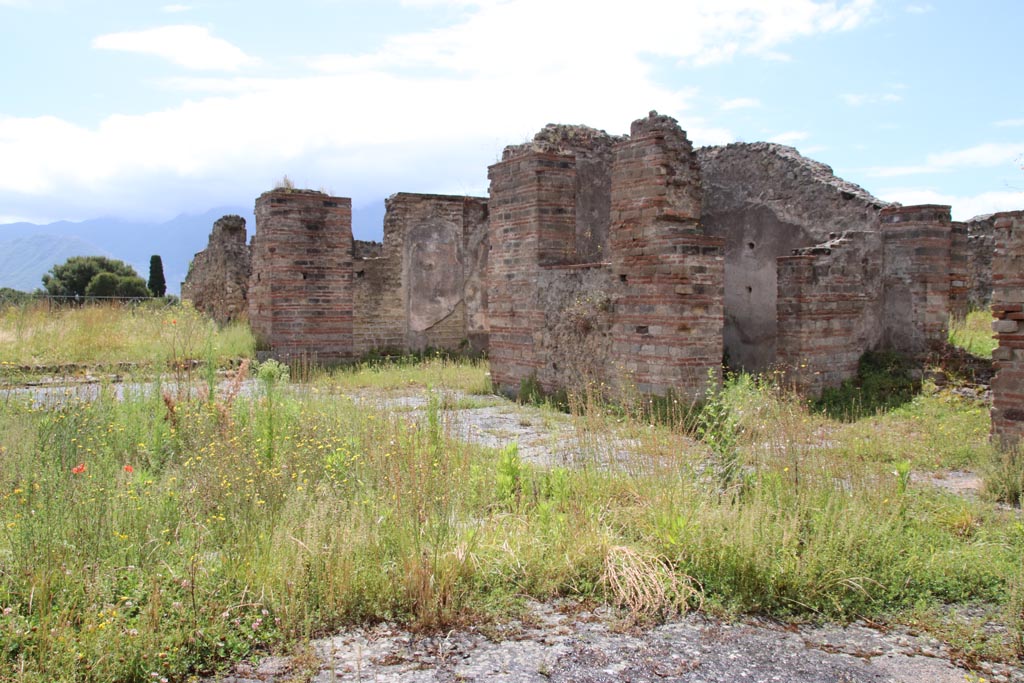 VIII.2.30 Pompeii. May 2024. Looking towards west side of atrium. Photo courtesy of Klaus Heese.