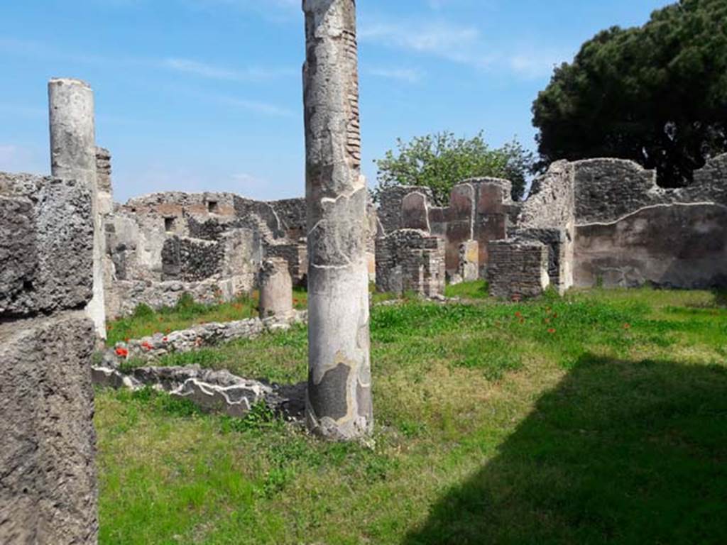 VIII.3.24 Pompeii. April 2017. Looking north-east across peristyle.
Photo courtesy of Dr Paul J. Turner.
