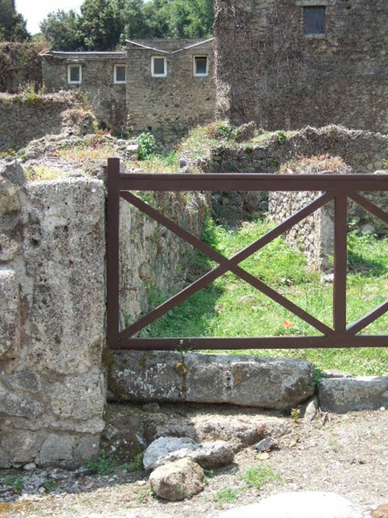 VIII.7.9 Pompeii. May 2006.  Steps to upper floor.