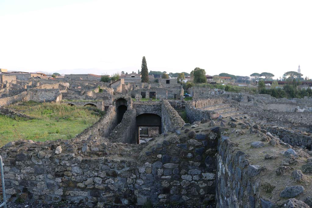 VIII.7.21 (on left) and VIII.7.20 (on right), Pompeii. April 2014. Looking east across upper level of entrance corridors.
Looking east across top of Via Stabiana towards Reg. I.
Photo courtesy of Klaus Heese.
