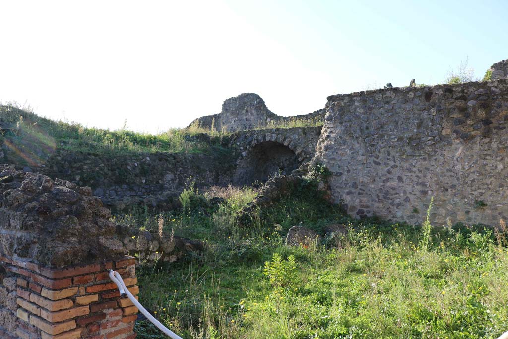 VIII.7.23, Pompeii. December 2018. Looking south-west from entrance doorway. Photo courtesy of Aude Durand.