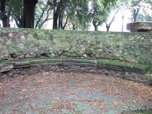 VIII.7.33 Pompeii Triangular Forum. December 2005. Front west end of semi circular stone bench.