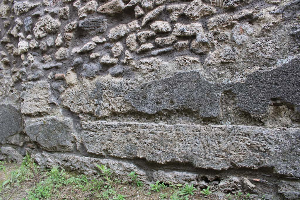 IX.5.4 Pompeii. March 2019. Room e, detail from north end of east wall.
Foto Christian Beck, ERC Grant 681269 DCOR.

