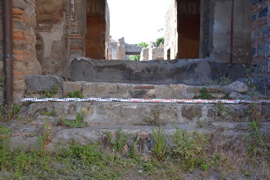 IX.5.6 Pompeii. May 2017. Room n, steps leading north up to room l (L). 
Foto Christian Beck, ERC Grant 681269 DCOR.

