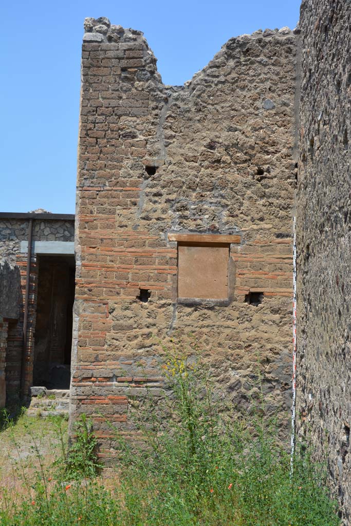 IX.5.6 Pompeii. May 2017. Room u, looking north to exterior south wall of kitchen, room p.
Foto Christian Beck, ERC Grant 681269 DCOR.
