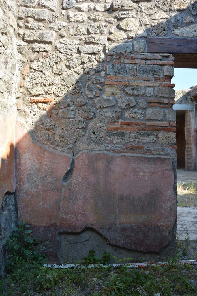 IX.5.6 Pompeii. May 2017. 
Room f, looking towards south wall in south-east corner, with doorway to east ala e, on right. 
Foto Christian Beck, ERC Grant 681269 DCOR.
