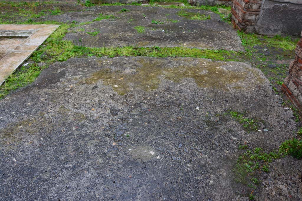 IX.5.11 Pompeii. March 2017. Atrium b, looking west across flooring at north end of atrium.  
Foto Christian Beck, ERC Grant 681269 DÉCOR.
