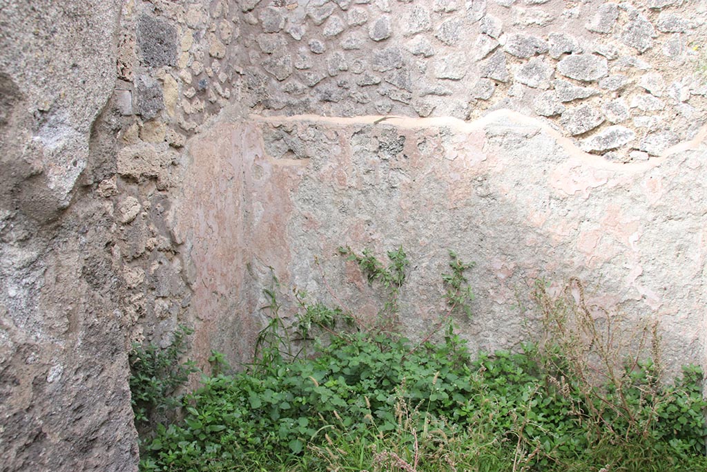 IX.7.16 Pompeii. October 2024. Room 7, looking through doorway towards north-west corner. Photo courtesy of Klaus Heese.