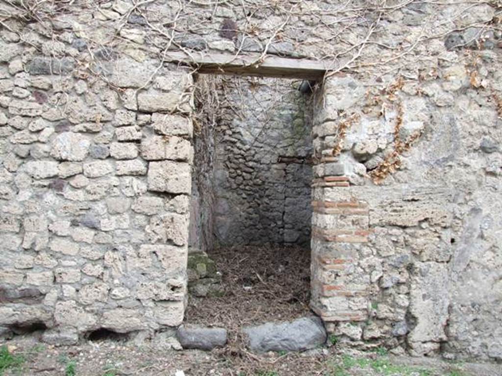 IX.7.17 Pompeii. December 2007. Entrance doorway, looking east.