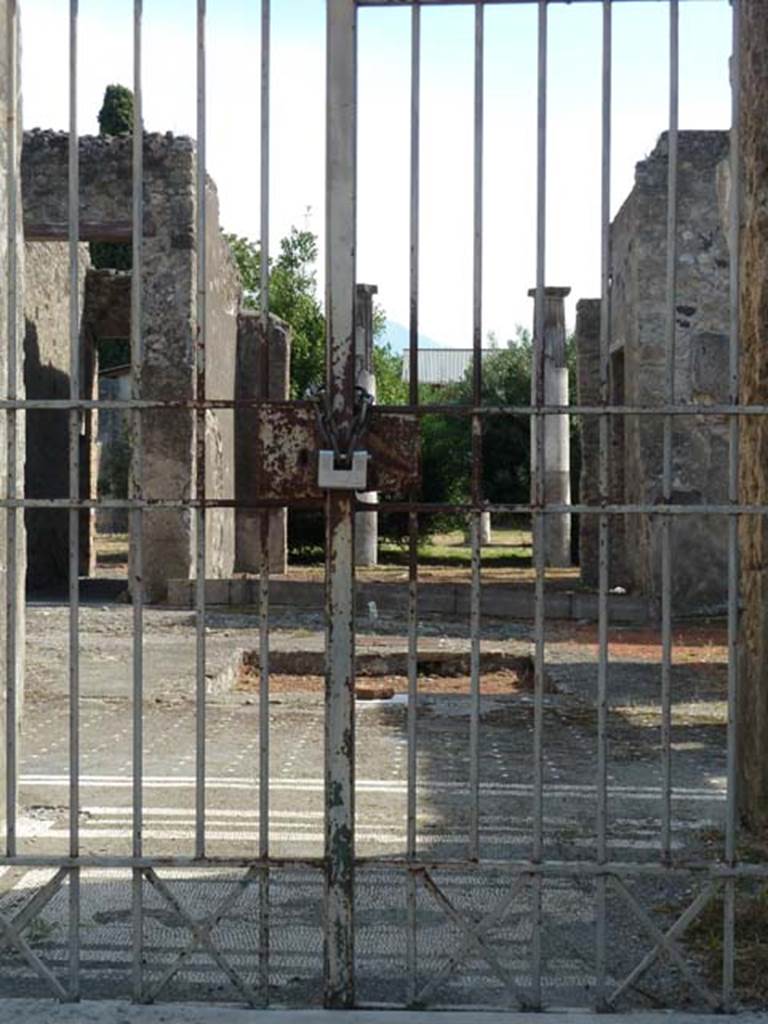 IX.8.6 Pompeii. September 2015. Looking south from entrance doorway across mosaic floor in atrium.