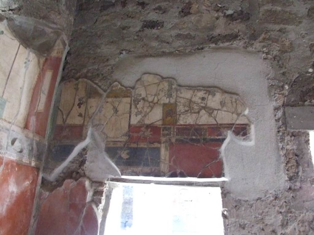 IX.9.c Pompeii.  March 2009.  Cubiculum. Upper south wall.