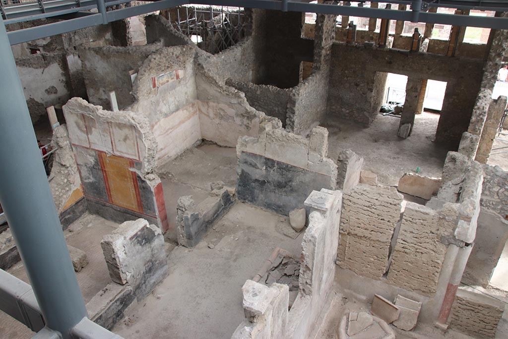 IX.12.4 Pompeii. October 2024. Looking south towards atrium “c” with entrance doorway. Photo courtesy of Klaus Heese.