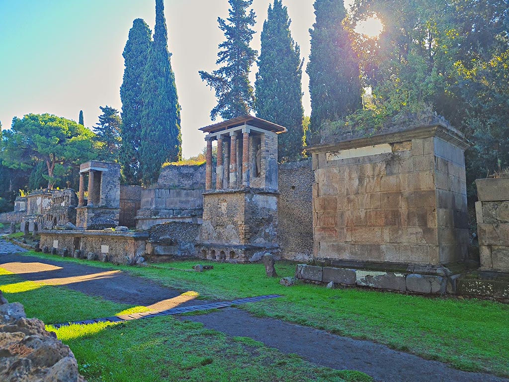 Via delle Tombe, south side. October 2024. Looking south-east from City Walls. Photo courtesy of Giuseppe Ciaramella.