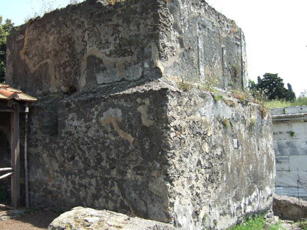 HGE38 Pompeii. May 2006. West and south sides.