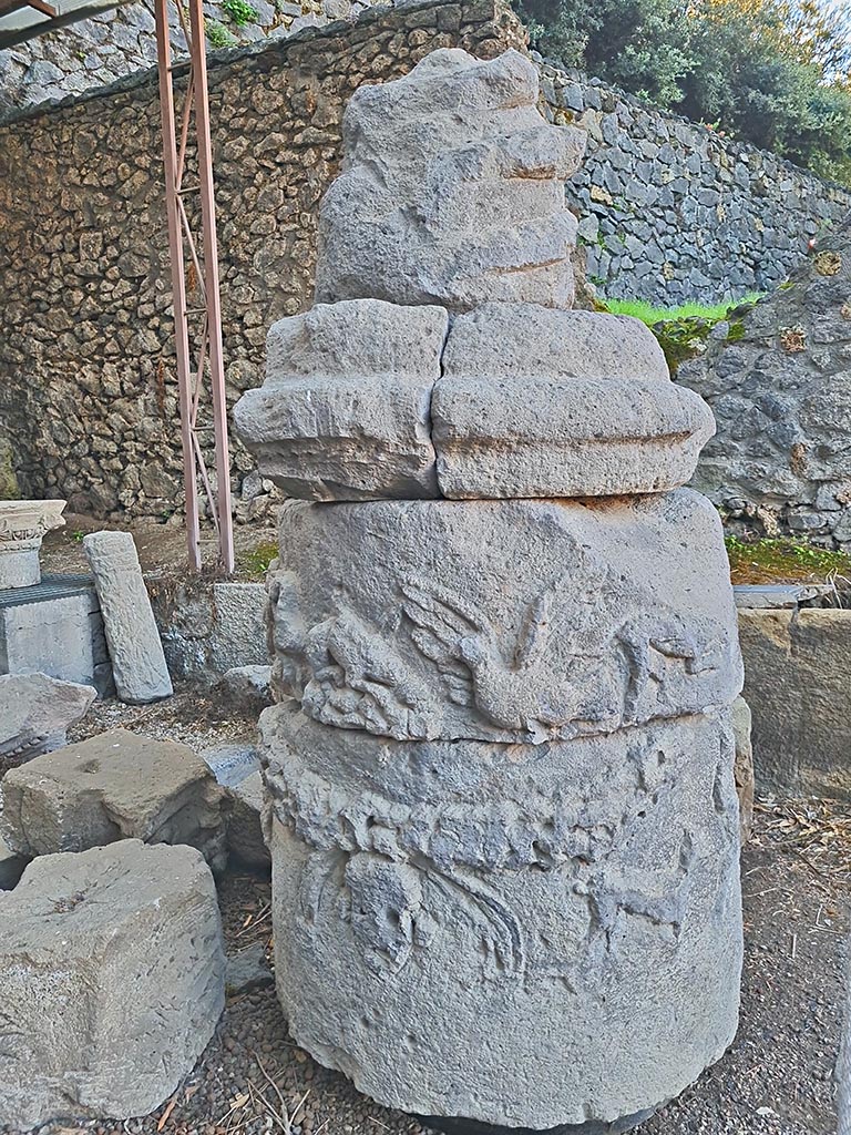 Pompeii Porta Nocera. October 2024. Detail of decorated stonework. Photo courtesy of Giuseppe Ciaramella.