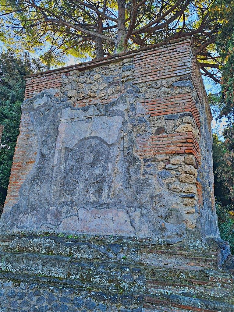 Pompeii Porta Nocera. October 2024. 
Tomb 13ES. Looking south towards north side of Via delle Tombe. Photo courtesy of Giuseppe Ciaramella.
