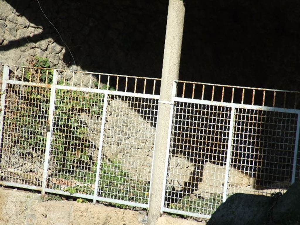 Area on north-west side of Via delle Tombe, near Porta Nocera. May 2006.