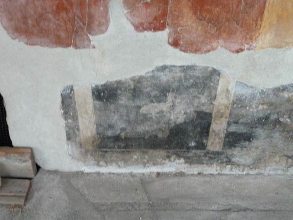 Oplontis, September 2015. East Portico 34, black zoccolo.