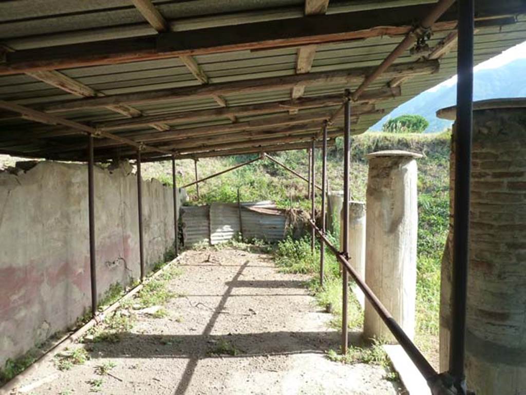 Stabiae, Secondo Complesso (Villa B), September 2015. Room 1, looking south along east portico.