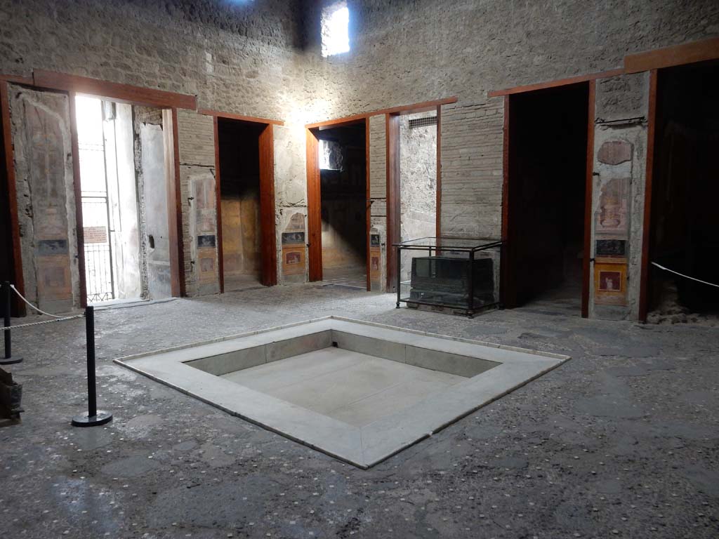 VI.15.1 Pompeii. June 2019. Looking south-east across atrium. Photo courtesy of Buzz Ferebee.

