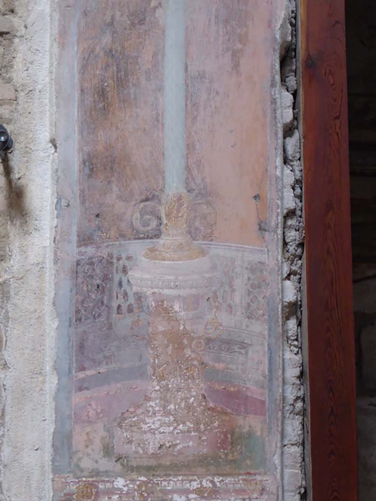 VI.15.1 Pompeii. January 2017. 
East wall of atrium, detail from panel between entrance corridor and cubiculum on south side of entrance.
Foto Annette Haug, ERC Grant 681269 DÉCOR.
