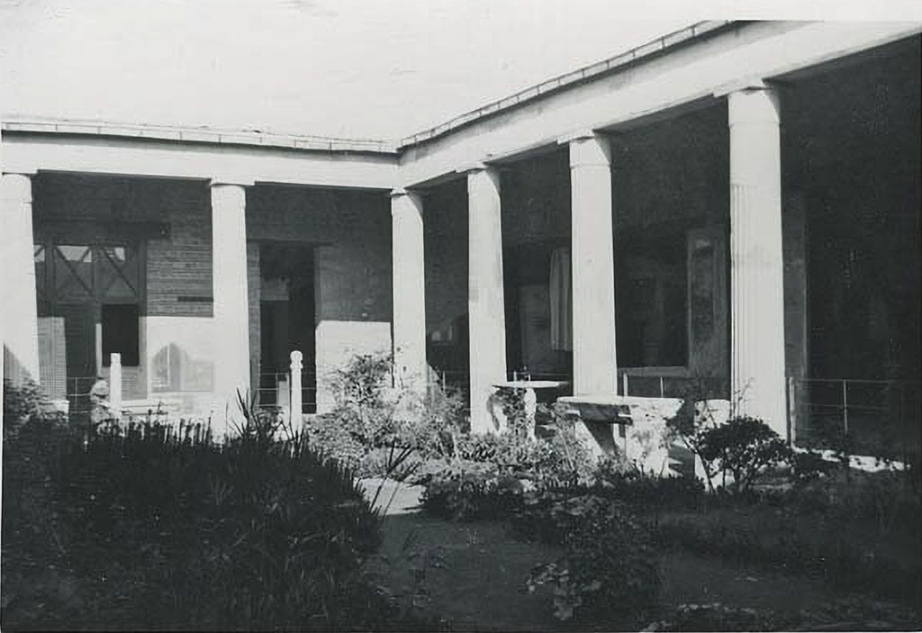 VI.15.1 Pompeii. 1949. Peristyle garden, looking north-east. Photo courtesy of Rick Bauer.