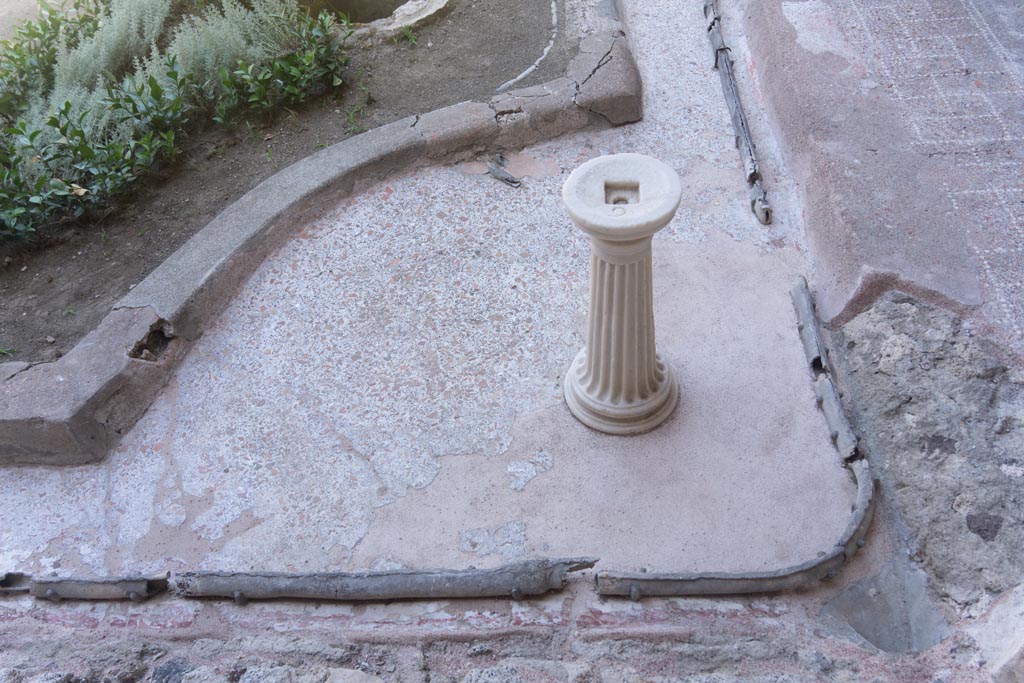 VI.15.1 Pompeii. August 2023. South-east corner of peristyle. Photo courtesy of Johannes Eber.