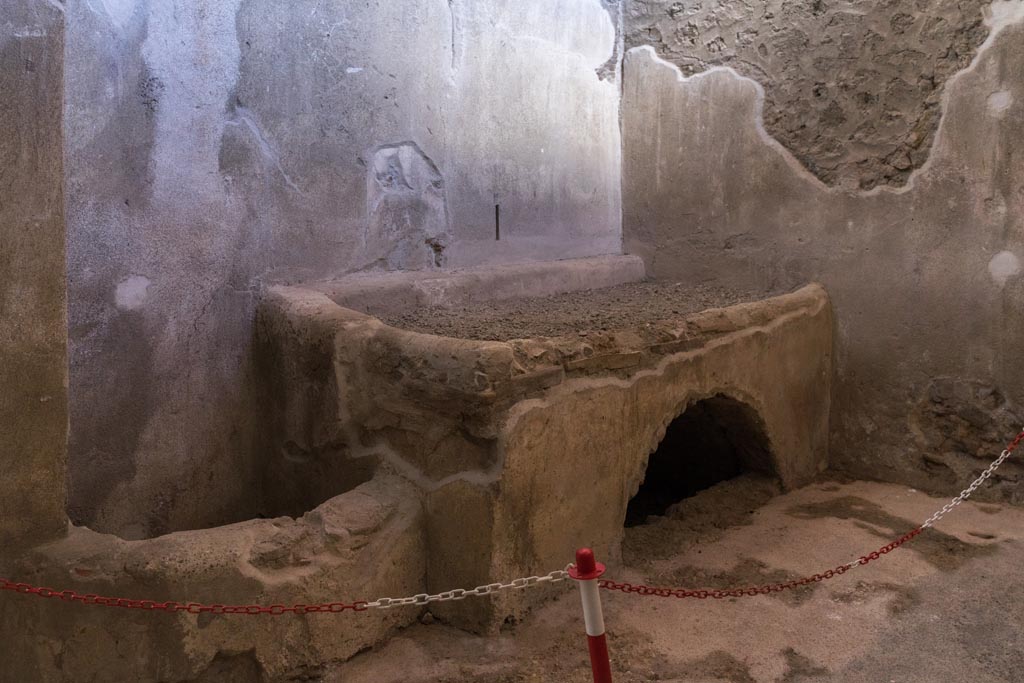 VI.15.1 Pompeii. March 2023. Hearth in kitchen of service area. Photo courtesy of Johannes Eber.