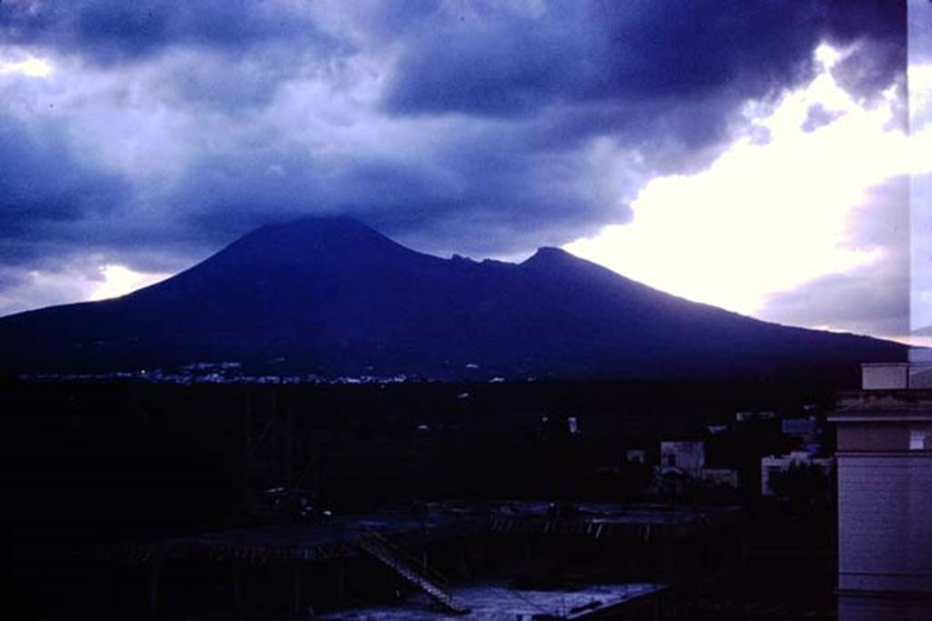 Looking north to Vesuvius. 1959. Photo by Stanley A. Jashemski. Source: The Wilhelmina and Stanley A. Jashemski archive in the University of Maryland Library, Special Collections (See collection page) and made available under the Creative Commons Attribution-Non Commercial License v.4. See Licence and use details.
J59f0604
